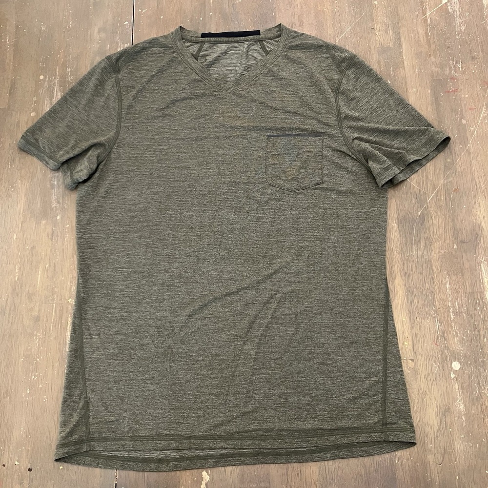 Lululemon Shirt Mens‎ Medium Green Up Front Short Sleeve V-Neck Pocket Athletic